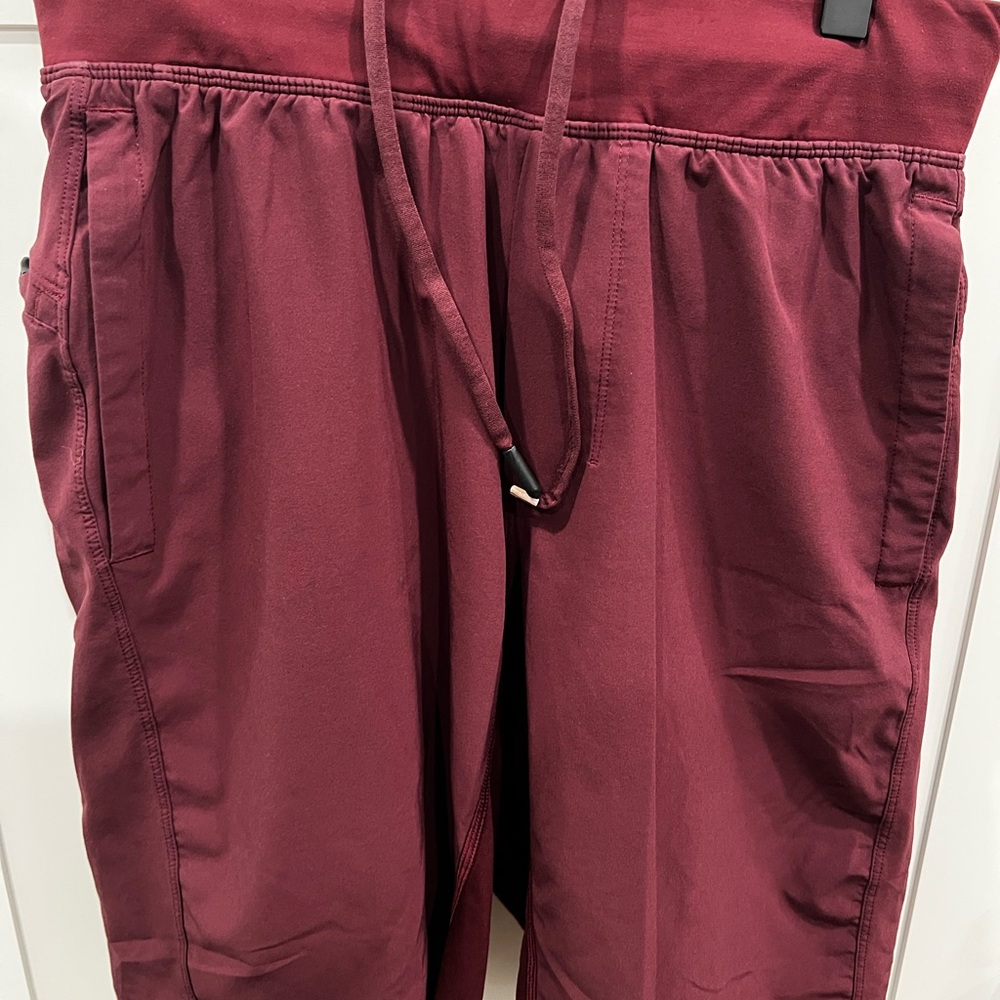 lululemon athletica Men's Athletic Shorts in Burgundy